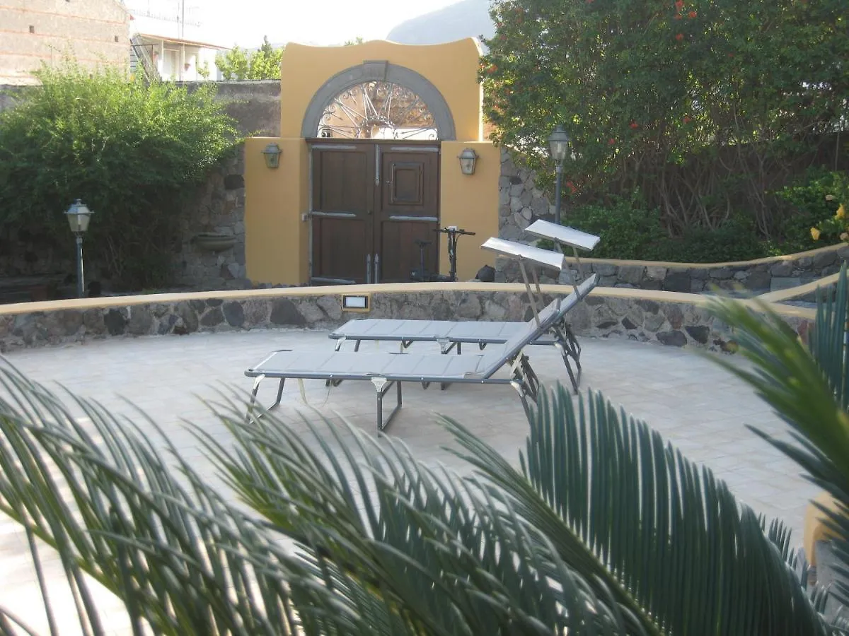 Villetta Marina Lipari  Holiday home Lipari (Isola Lipari)